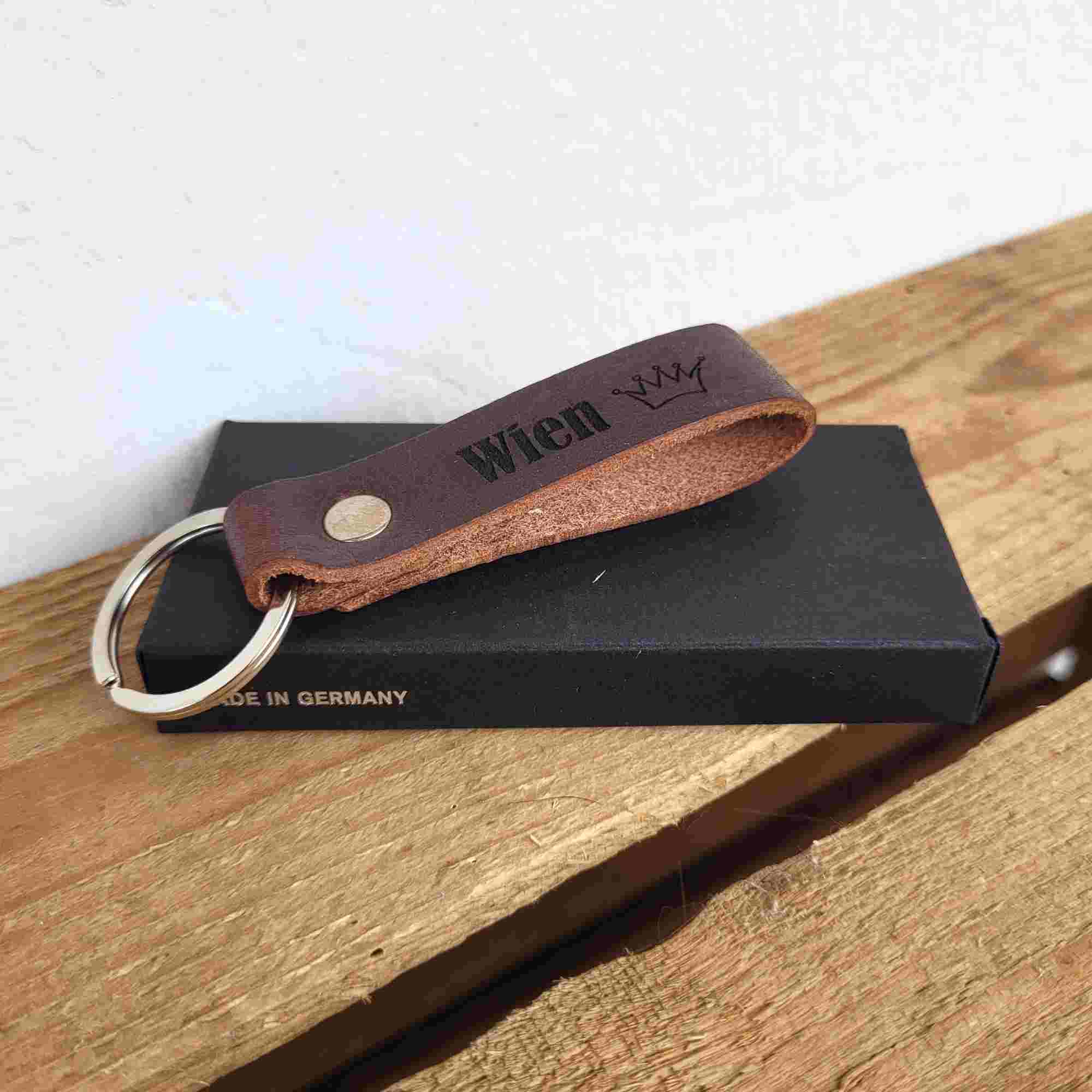 Schlüsselanhänger aus Leder mit Wunschtext